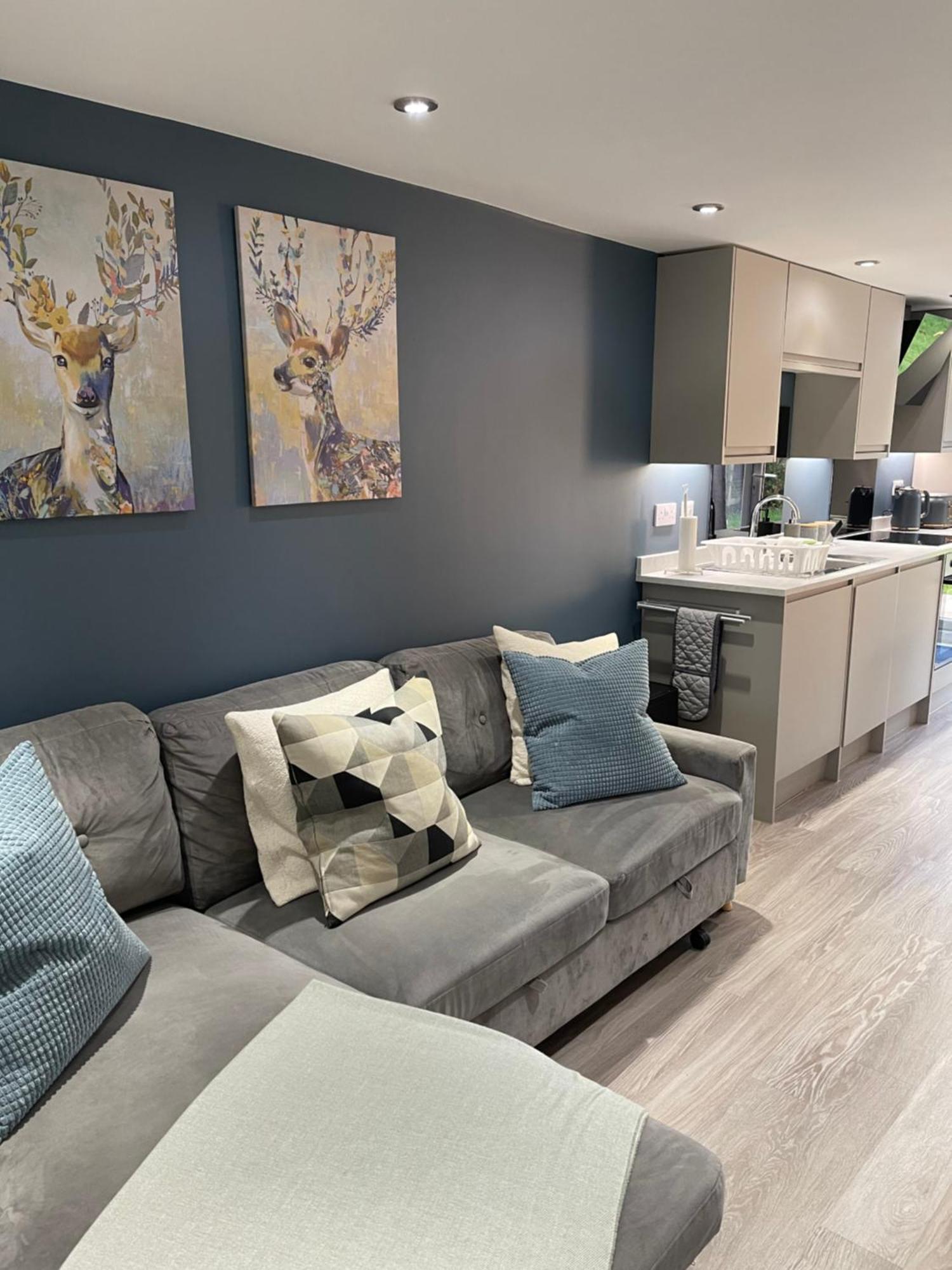 One Bedroom Apartment, Driveway, Bracknell Centre Kültér fotó
