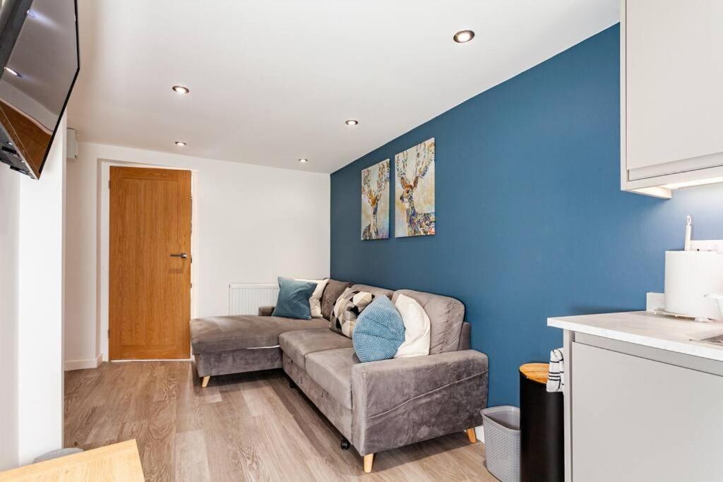 One Bedroom Apartment, Driveway, Bracknell Centre Kültér fotó